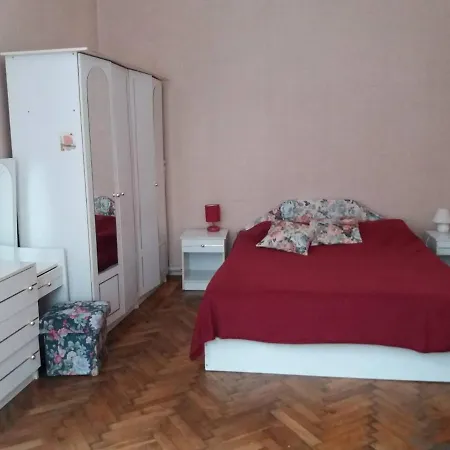 Apartment Kvartira Na B Khmelnytskoho