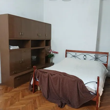 Kvartira Na B Khmelnytskoho *